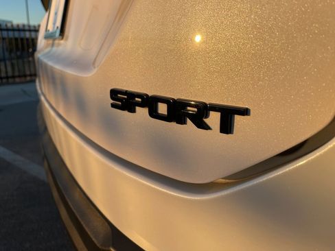 Used 2025 Honda Pilot Sport image 8