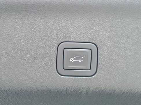 Certified 2024 Chevrolet Tahoe Premier AWD/4WD image 36
