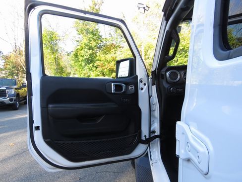 Used 2020 Jeep Wrangler Unlimited Sahara w/ Dual Top Group image 10