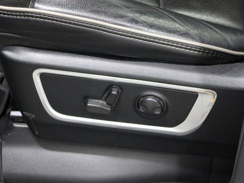 Used 2022 RAM 1500 Laramie AWD/4WD image 5