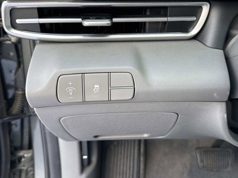 Used 2025 Hyundai Elantra SEL image 49