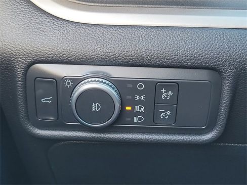 Certified 2021 Ford Explorer XLT w/ Equipment Group 202A image 20