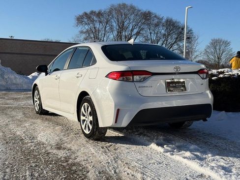 Used 2024 Toyota Corolla LE image 5