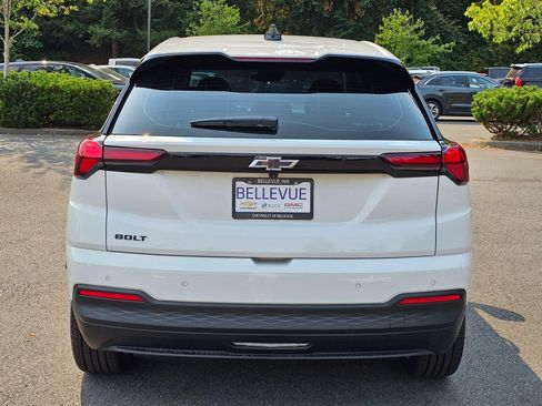 New 2027 Chevrolet Bolt LT w/ Comfort Package FWD image 4