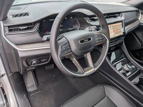 New 2026 Jeep Grand Cherokee Limited w/ Limited Altitude Package AWD/4WD image 3