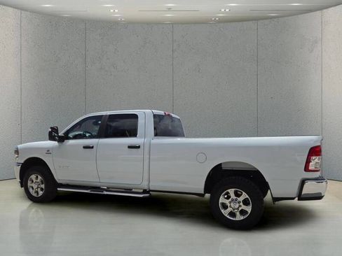 Used 2024 RAM 3500 Big Horn AWD/4WD image 32