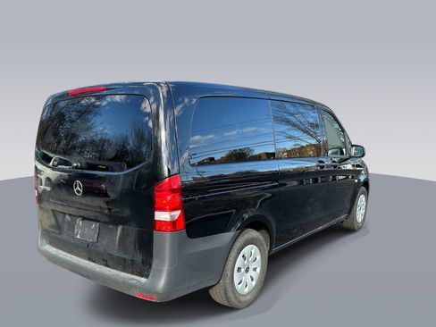 Used 2023 Mercedes-Benz Metris Passenger image 3