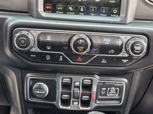 Used 2022 Jeep Gladiator Sport AWD/4WD image 19