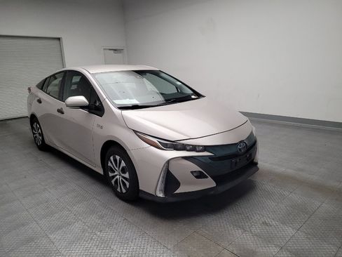 Used 2017 Toyota Prius Prime Plus w/ Carpet Mat Package FWD image 13