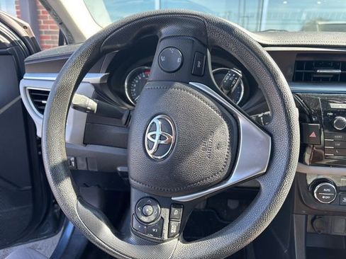 Used 2015 Toyota Corolla LE image 11