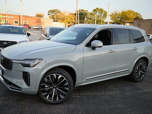 New 2026 Volvo XC90 B6 Plus w/ Protection Package Premier image 3