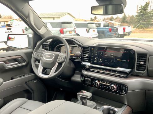 New 2026 GMC Sierra 1500 SLT w/ SLT Convenience Package image 38