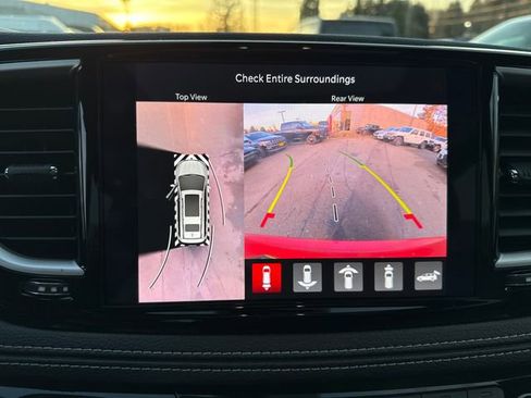 New 2025 Chrysler Pacifica Select image 25