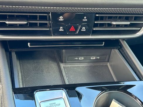 Used 2024 Volkswagen Atlas Cross Sport SE image 22