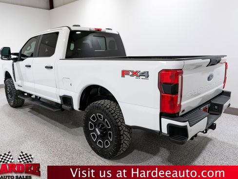 Used 2023 Ford F250 XL w/ STX Appearance Package image 3