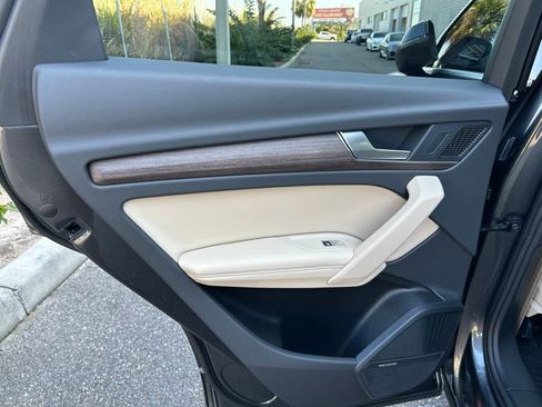 Used 2022 Audi Q5 2.0T Premium Plus w/ Premium Plus Package image 59