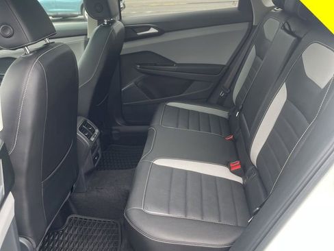 Certified 2023 Volkswagen Taos SEL AWD/4WD image 17