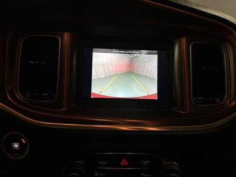 Used 2019 Dodge Charger SXT w/ Leather Interior Group RWD image 18