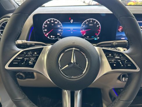 New 2025 Mercedes-Benz GLB 250 image 23