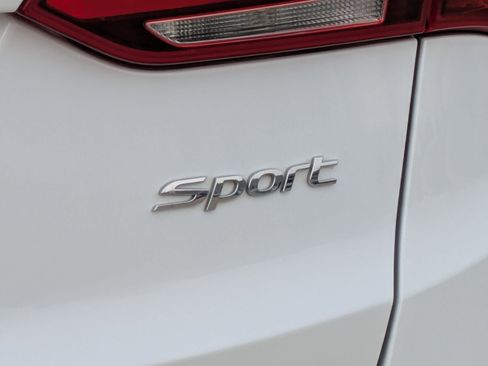 Used 2017 Hyundai Santa Fe Sport w/ 2.4L Tech Package 04 image 30