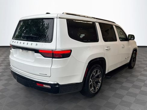 Used 2024 Jeep Wagoneer Series III AWD/4WD image 6
