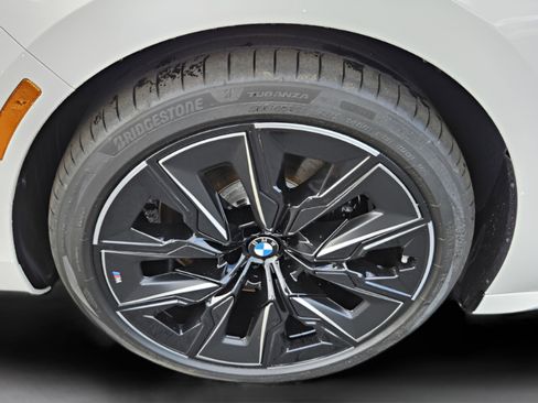 New 2026 BMW i7 eDrive50 w/ M Sport Package image 36