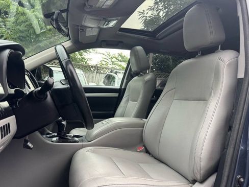Used 2015 Toyota Highlander XLE AWD/4WD image 12