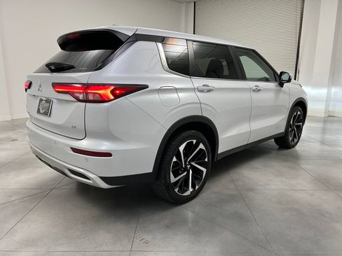 Used 2024 Mitsubishi Outlander SE AWD/4WD image 9