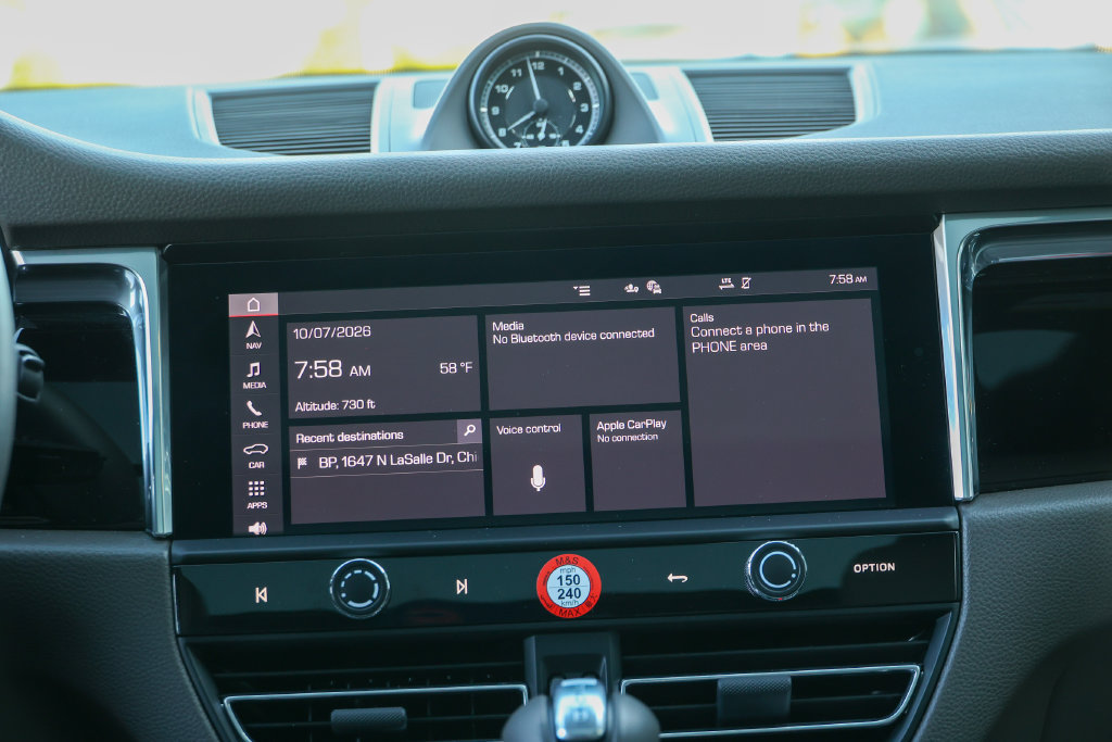 Certified 2026 Porsche Macan AWD/4WD image 39