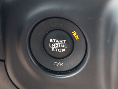 Used 2020 Jeep Wrangler Unlimited Sahara AWD/4WD image 22
