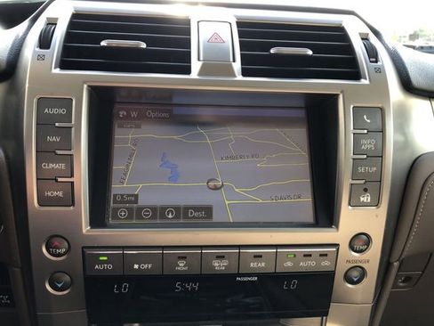 Used 2019 Lexus GX 460 Premium AWD/4WD image 24
