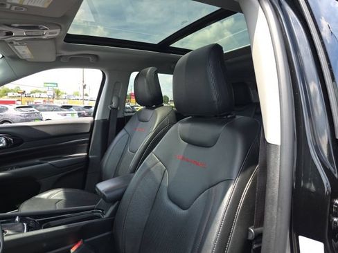 Used 2022 Jeep Compass Trailhawk w/ Trailhawk Elite Group AWD/4WD image 16