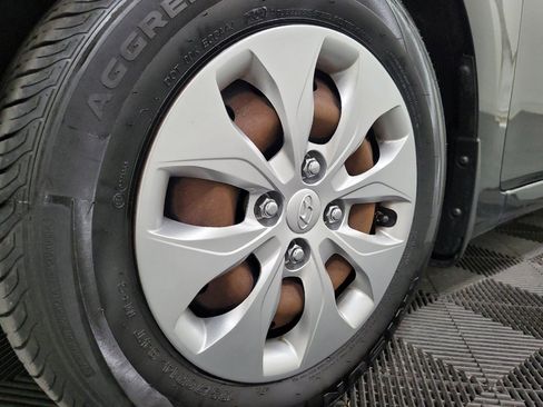 Used 2016 Hyundai Accent SE w/ Option Group 02 FWD image 31
