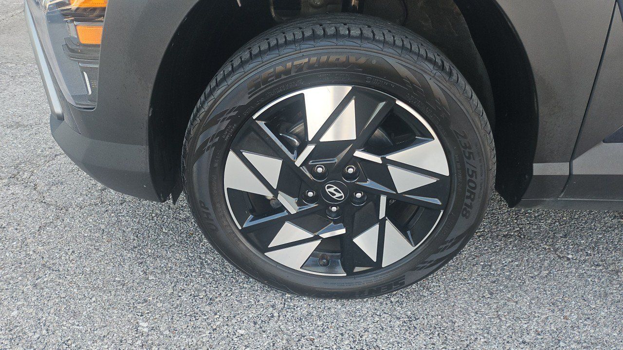 Used 2025 Hyundai Kona SEL AWD/4WD image 9