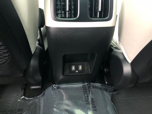 Certified 2023 Hyundai Tucson Limited AWD/4WD image 36
