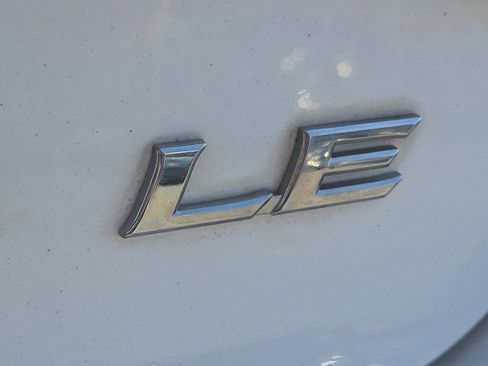 Used 2017 Toyota Camry LE image 25