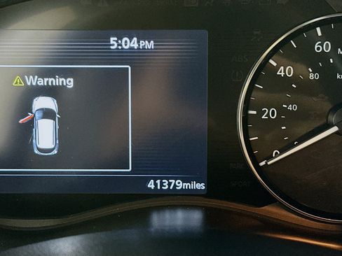 Used 2022 Nissan Kicks SV FWD image 19