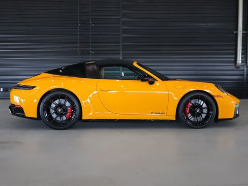 Certified 2025 Porsche 911 Targa 4 GTS AWD/4WD image 12