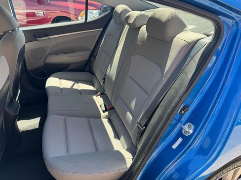 Used 2017 Hyundai Elantra SE image 15