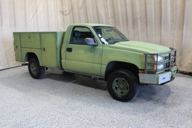 Used 2006 Chevrolet Silverado 2500 W/T w/ Heavy-Duty Power Package AWD/4WD image 2