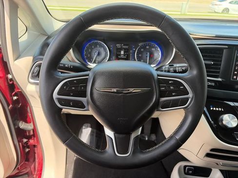 Used 2023 Chrysler Voyager LX FWD image 28