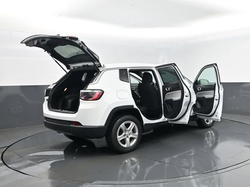 Used 2023 Jeep Compass Sport AWD/4WD image 28