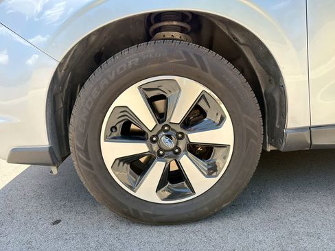 Used 2018 Subaru Forester 2.5i Premium AWD/4WD image 19