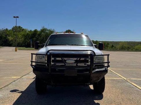 Used 2005 Ford F350 XLT image 3