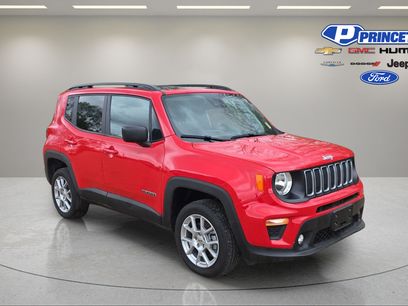 Used 2023 Jeep Renegade Latitude w/ Sun & Fun Group