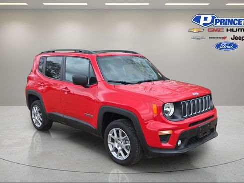 Used 2023 Jeep Renegade Latitude w/ Sun & Fun Group AWD/4WD image 1