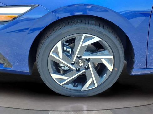 New 2026 Hyundai Elantra Limited FWD image 10