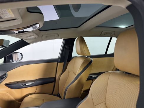 Used 2024 Lexus RZ 300e Premium image 23