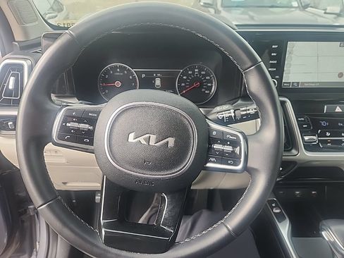Certified 2022 Kia Sorento S w/ Panoramic Sunroof Package FWD image 22