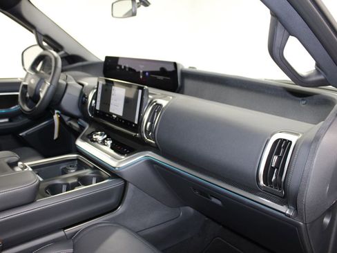 New 2025 Ford Expedition Platinum w/ Stealth Performance Package image 32